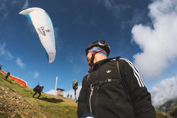 Paragliding Half Day in DAVOS KLOSTERS