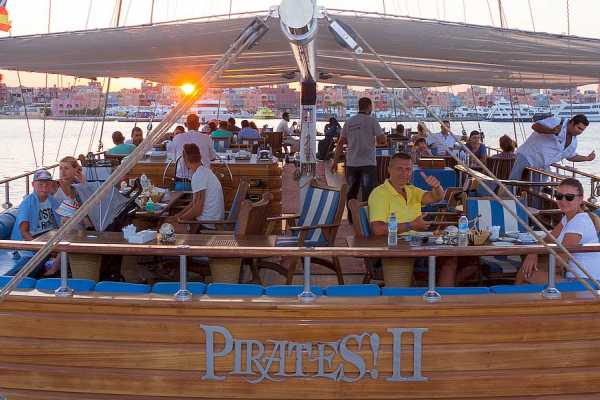 Pirates Premier Sailing Boat Trip In Hurghada