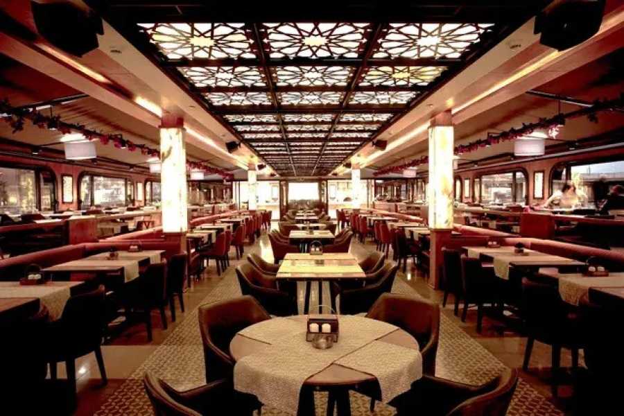Let`s Explore Egypt Evening Dinner Nile Cruise in Cairo with Private Transport