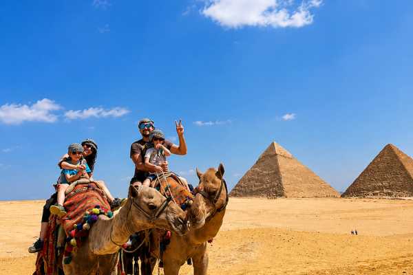 Pyramid Highlights: private Day Tour to Giza Sakkara and Dahshur from Cairo
