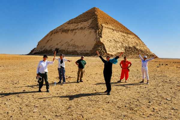 Day Tour to Memphis and Dahshur with Egyptian Lunch from Cairo