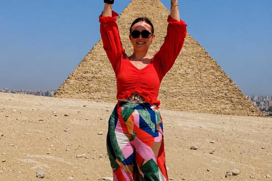Let`s Explore Egypt Private Full Day Guided Tour: Giza Pyramids and Egyptian Museum with Camel Ride and Lunch