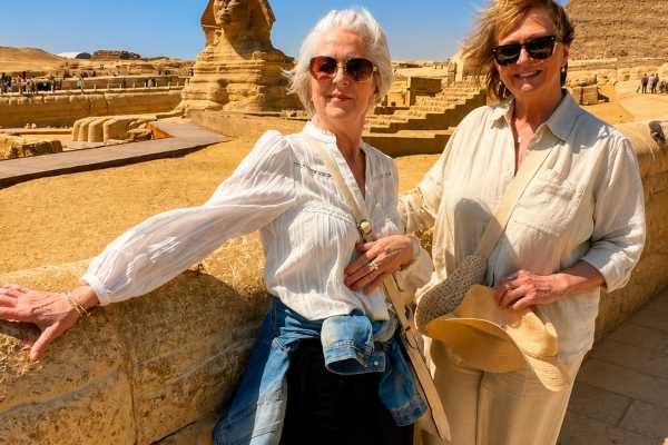 Stopover Tour: Giza Pyramids, Egyptian Museum with Lunch and Camel Ride