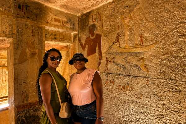 Stopover Tour: Giza Pyramids, Egyptian Museum with Lunch and Camel Ride