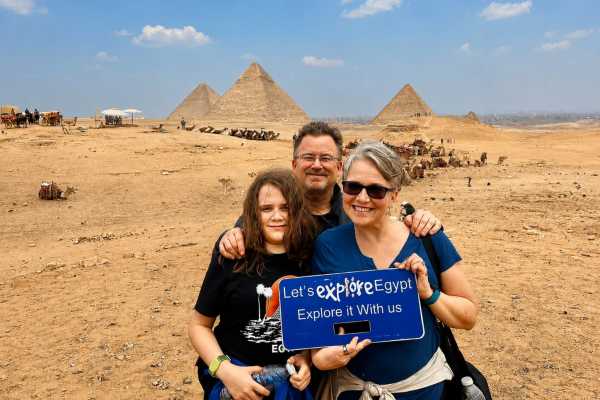 Full-day Giza Pyramids, Egyptian Museum with Pyramids view Lunch