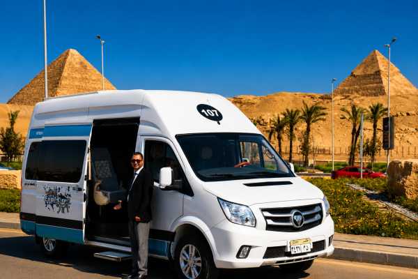 Private Transfer: Cairo Airport Arrival in Private Van