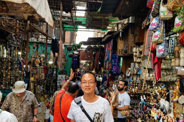 Private Guided Day Trip to Giza Pyramids and Khan El Khaili Market from Cairo