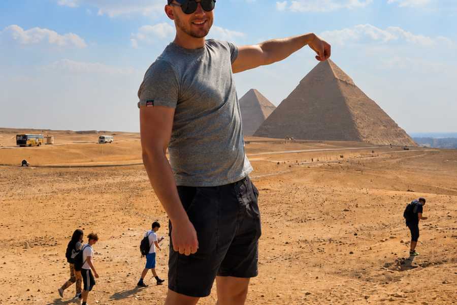 Let`s Explore Egypt Private Guided Day Tour to the Giza Pyramids Alabaster Mosque and Khan El khaili Bazaar in Cairo