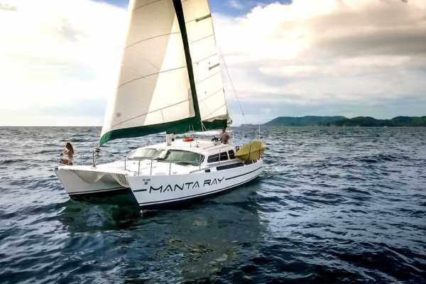 Manta Ray Private Catamaran Charter