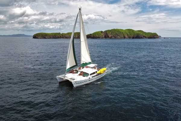 Manta Ray Private Catamaran Charter