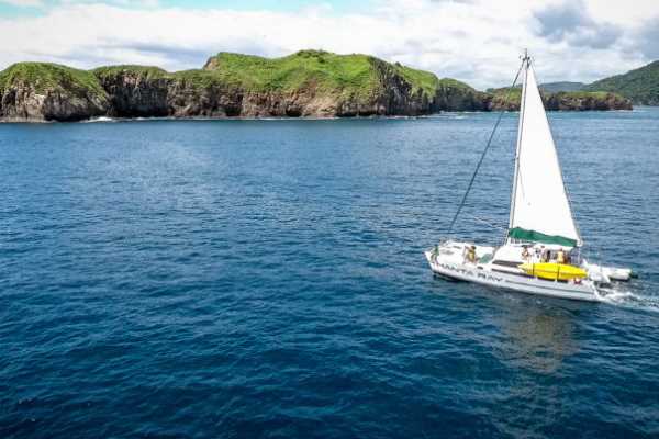 Manta Ray Private Catamaran Charter