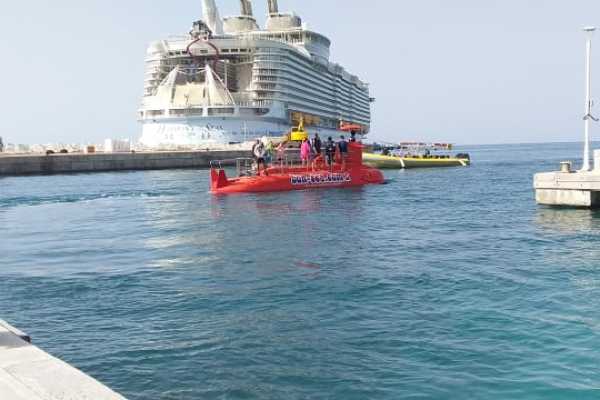 Semi-Submarine Sint Maarten Expedition