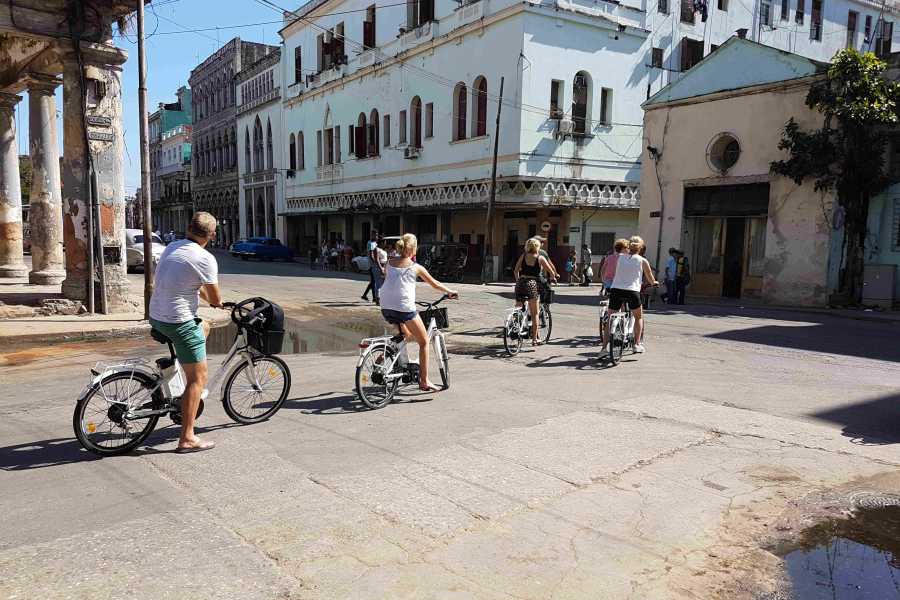 Cubyke Travel Havana Mafia Tour - Half Day - PRIVATE
