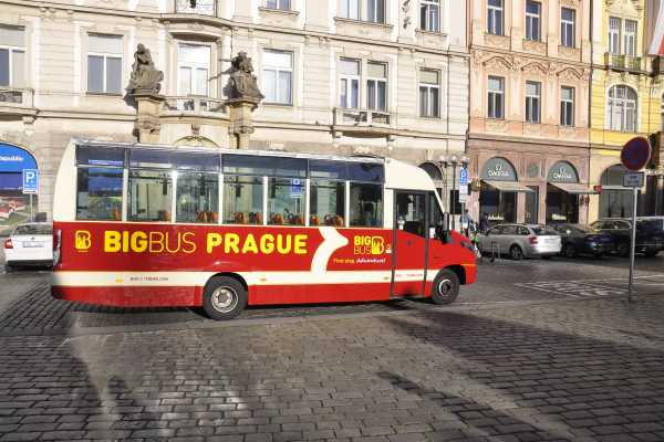 Hop on - Hop off Sightseeing Tour with Headphones