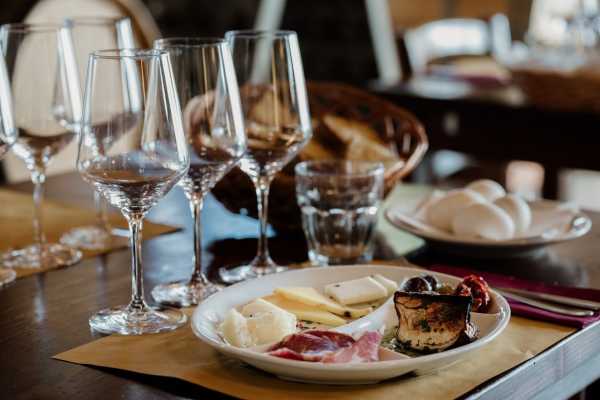 Wine & Food Experience Etna Nord - 4 Etichette