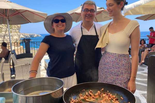 Men&ugrave; della tradizione con un Cookinas e visita del mercato antico di Ortigia