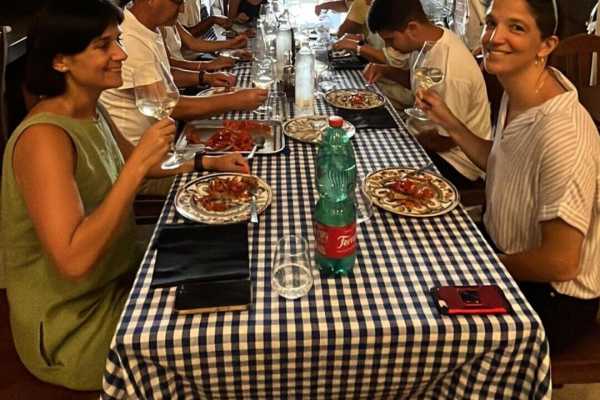 Men&ugrave; della tradizione con un Cookinas e visita del mercato antico di Ortigia