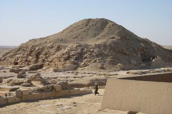 Day Tour To Giza Pyramids Memphis Sakkara From Cairo