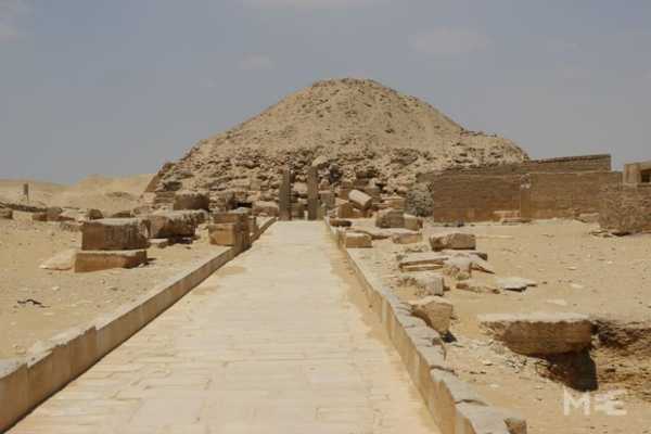 Day Tour To Giza Pyramids Memphis Sakkara From Cairo