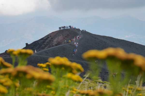 Tour Esclusivo sull'Etna: Trekking sui crateri del versante Nord