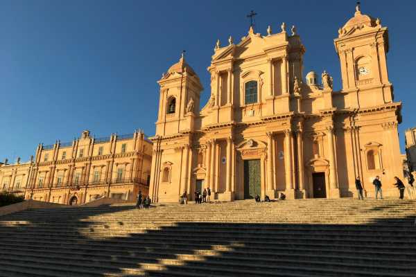 Tour di Noto e il cioccolato di Modica da Siracusa con autista privato