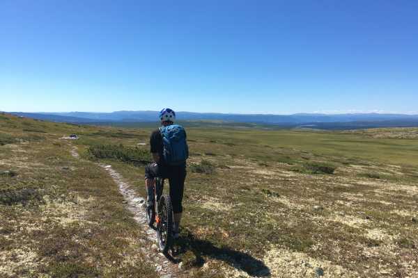Guidet stisykkeltur uten shuttle - Privat tur