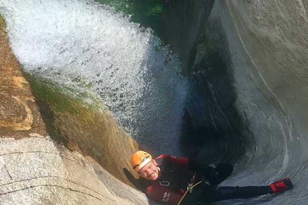 Iragna Plus - Half-day intermediate canyoning