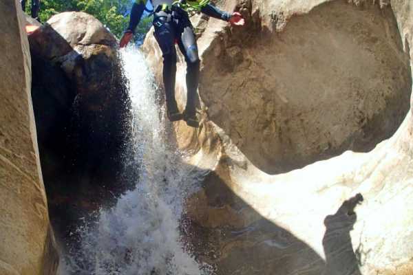 Lodrino - Full-day expert canyoning
