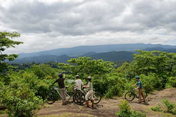 ARUSHA VILLAGES MOUNTAIN BIKING