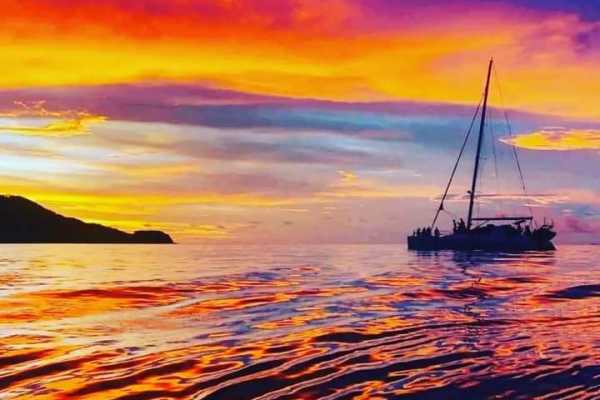 Hibiscus Catamaran Tour