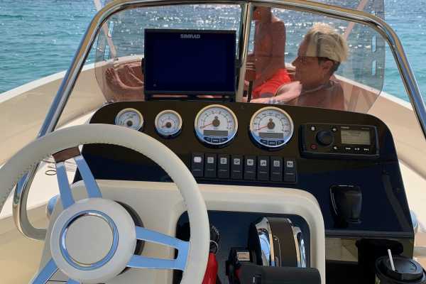 With License, INVICTUS 2, 115hp