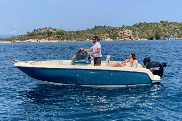 Blue Lagoon Cruise with captain, INVICTUS 1