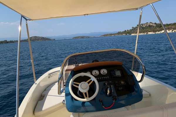 Blue Lagoon Cruise with captain, INVICTUS 1