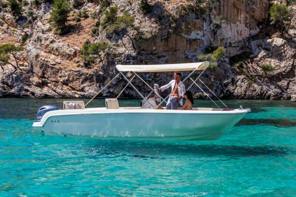 Blue Lagoon Cruise with captain, INVICTUS 2