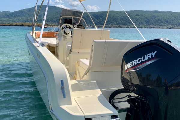 Blue Lagoon Cruise with captain, INVICTUS 2