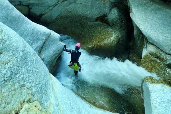 Pontirone - Half-day intermediate canyoning