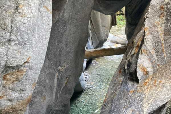 Pontirone - Half-day intermediate canyoning