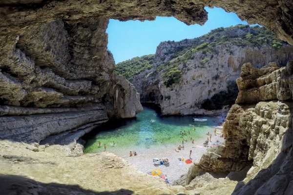 Island Vis discovery day tour from Hvar