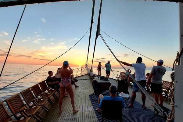 BRISA ELEGANTE - Sailing Cruise