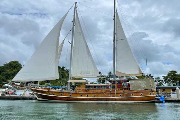 BRISA ELEGANTE - Sailing Cruise