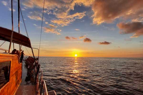 BRISA ELEGANTE - Sailing Cruise