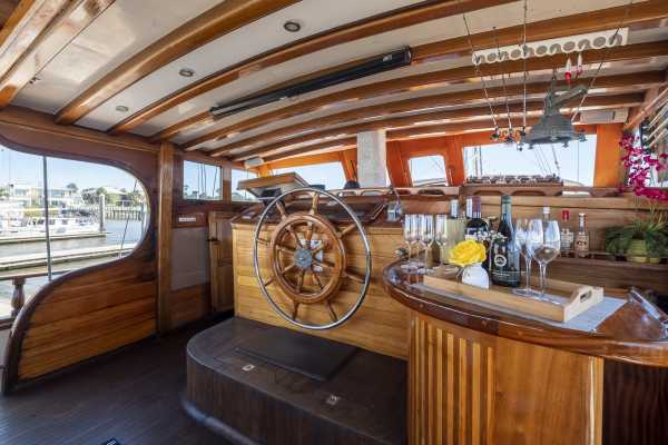 BRISA ELEGANTE - Sailing Cruise