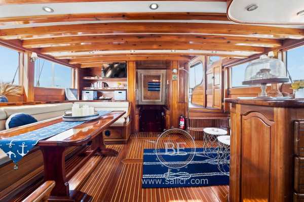 Overnight charter along the Pacific coast of Costa Rica