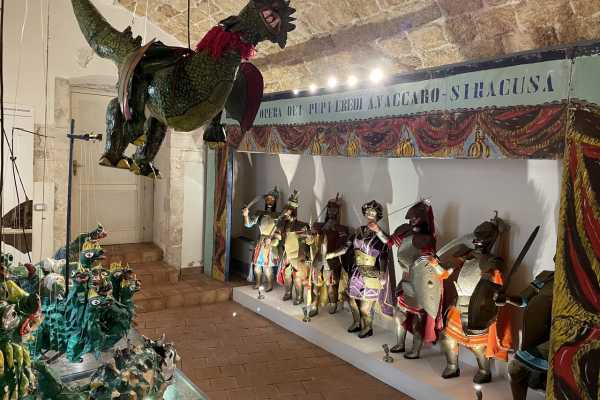 Visita del Museo e spettacolo dei pupi siciliani a Siracusa