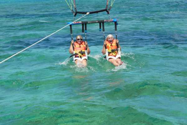 Group Parasailing (Providenciales )