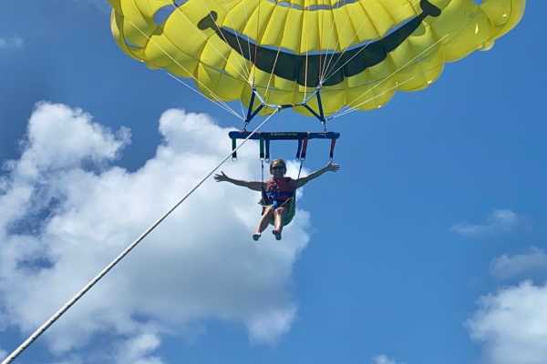 Group Parasailing (Providenciales )