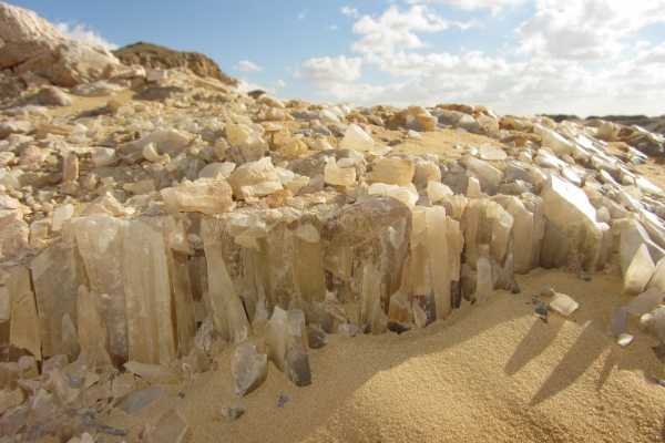 4 Days trip to the Pyramids and the white desert from Cairo