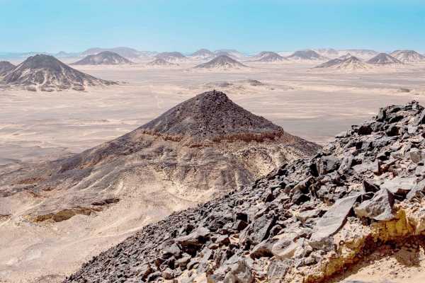 4 Days trip to the Pyramids and the white desert from Cairo