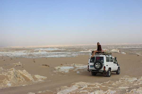4 Days trip to the Pyramids and the white desert from Cairo