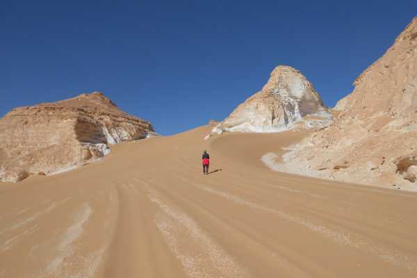 4 Days trip to the Pyramids and the white desert from Cairo